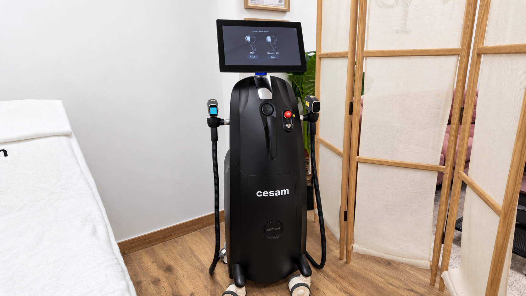 Appareil professionnel Cesam utilisé pour les séances chez CY Laser